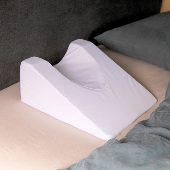 Facial Surgery Recovery Pillow Putnams wedged pillow elevated cradles head keeps you on your back sleep